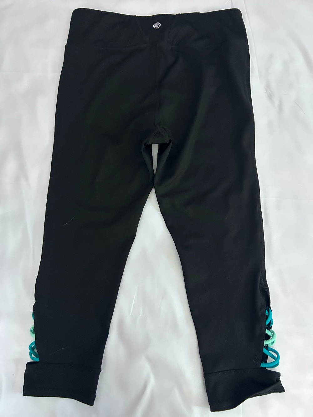 Gaiam OM Pop Capri Leggings With Strappy Detail Size Large - Picture 7 of 7